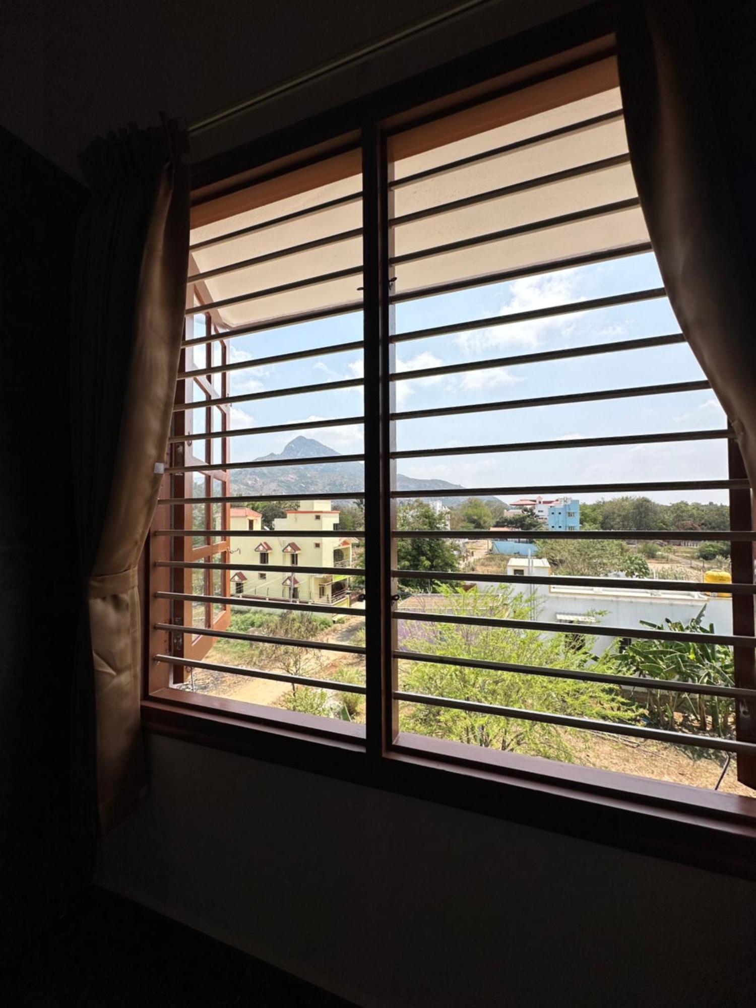 Om Lingeswaran Home Stay Tiruvannāmalai מראה חיצוני תמונה